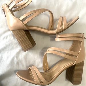 Simply Vera Wang Nude Heels